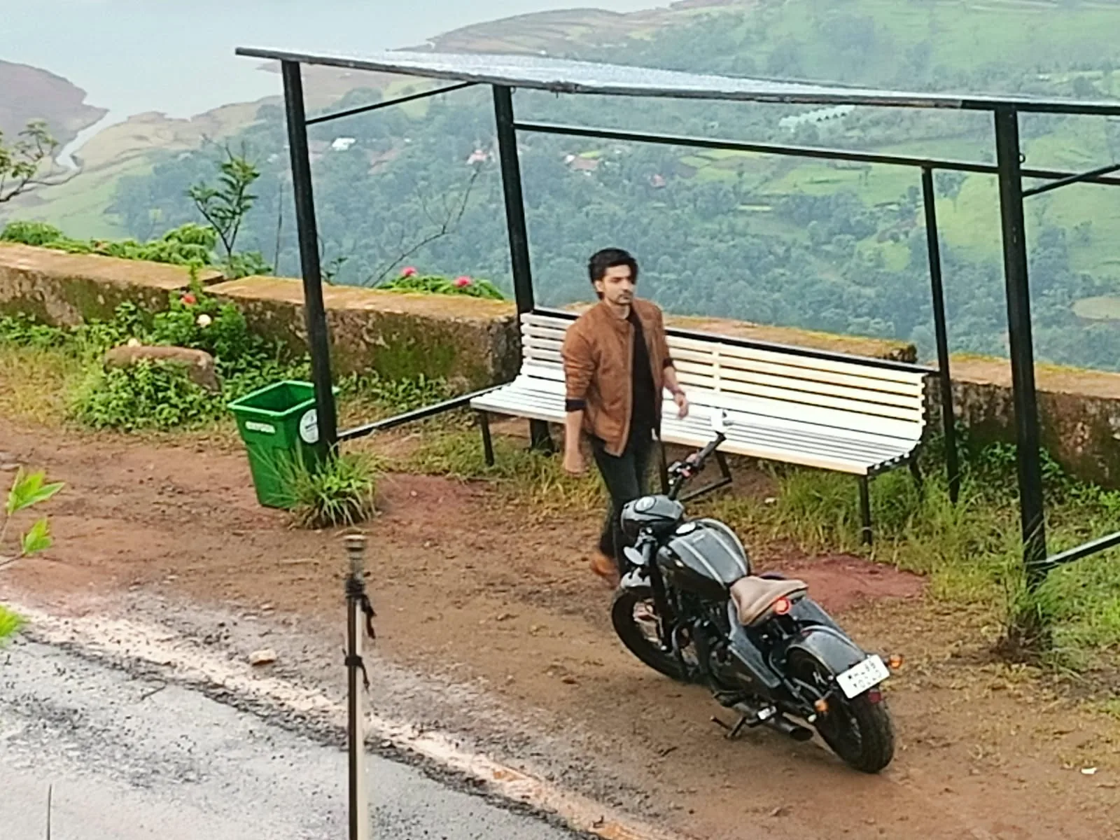 Valley viewpoint above Mahabaleshwar